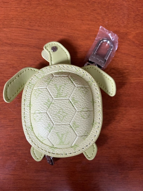 Louis Vuitton Handbags - Louis Vuitton Turtle Coin Pouch in Light Green and Yellow